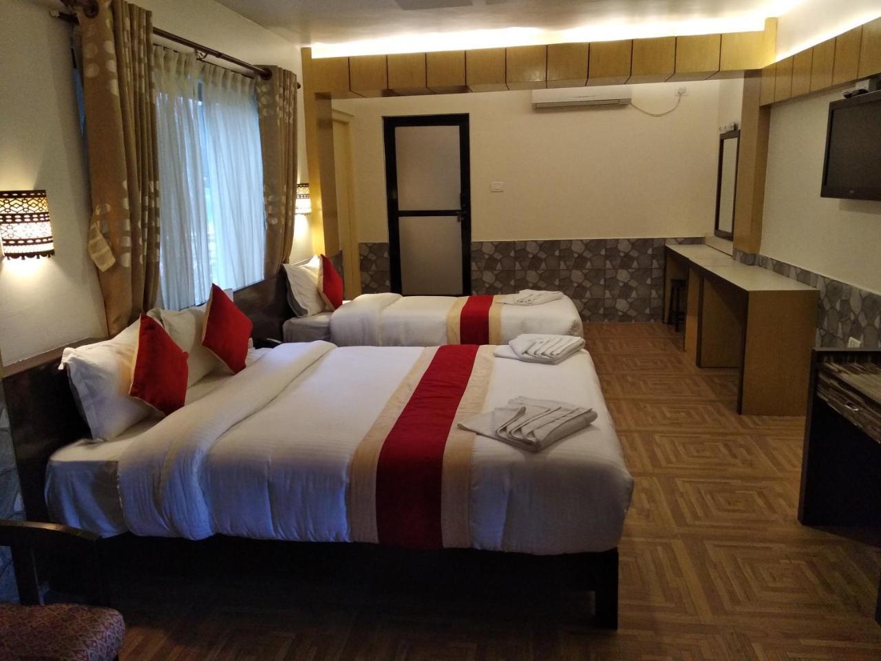 Hotel Splendid View Pokhara Luaran gambar